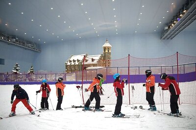 Chinese Skiers Cool Off at World's Largest Indoor Ski Park
