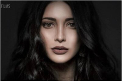 Shruti Haasan Lambasts Celebs Holidaying During Pandemic