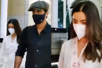 Alia Bhatt, Ranbir Kapoor Clicked at Airport After Brahmastra Shoot; Fans Say 'Why Is She Sad?'