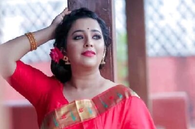 'Only Space I Can Breath in': Marathi Actress Apurva Nemlekar Shares Photo With Mom