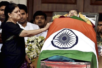 Jayalalithaa Death Probe: Summons Issued to Sasikala, Apollo Top Bosses