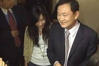 Ousted PM Thaksin jumps bail, flees Thailand