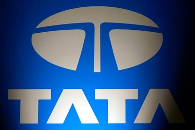 Tata Stocks Plunge on Concerns Over Cyrus Mistry Letter