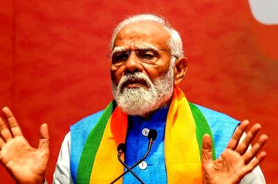 'Mockery of Poor': Modi's 'Royal Magician' Dig At Rahul Gandhi's Promise to Remove Poverty With One Stroke