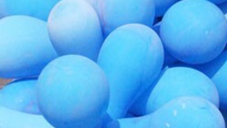 Man builds haunted house from balloons