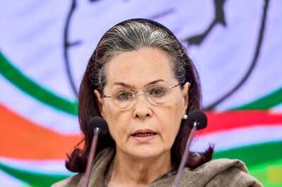 Sonia Gandhi Asks PM Modi to Give 21 Days' Wages in Advance to MGNREGA Workers Amid COVID-19 Lockdown