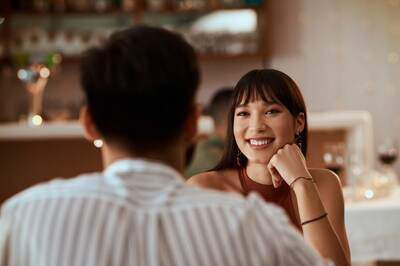 Confused About How To Date During The Festive Season? Check Out This Guide to Help You