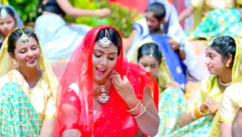 Bhojpuri Singer Anjali Bharadwaj’s Maai Ke Aarti Utara Song Out; Watch it Here