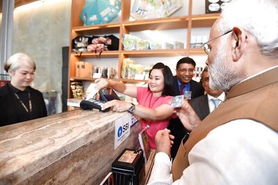 Prime Minister Narendra Modi Purchases Madhubani Painting Using a RuPay Card in Singapore