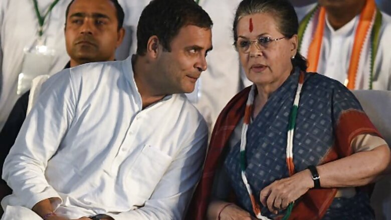 Sonia, Rahul Gandhi Pay Homage to Jawaharlal Nehru on His 55th Death Anniversary