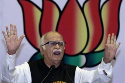 Advani to file nomination amid saffron fanfare