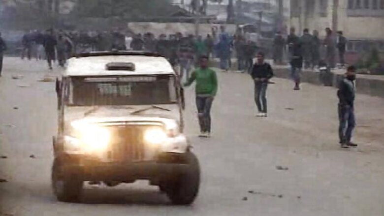 J&K: Curfew lifted from Pulwama, fresh clashes erupt