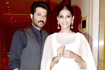 After father Anil Kapoor, Sonam may try TV