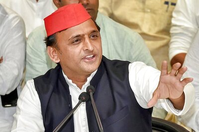 'Formula Must Apply to Captain Too': Akhilesh Takes a Dig at BJP After Party Denies Tickets to Sitting MPs