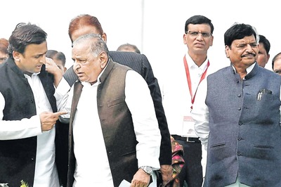 Another Yadav's Exit from 'Parivaarwaad'? Upset Shivpal May Get BJP's Shoulder to Lean On, 'Big Announcement' Soon