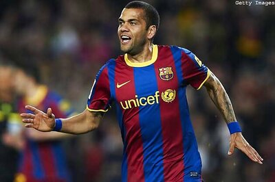 Barcelona's Dani Alves out for 15-20 days