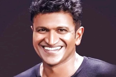 When Puneeth Rajkumar Took Time Off From Shoot to Click Photo With Fan Mob in Kolkata