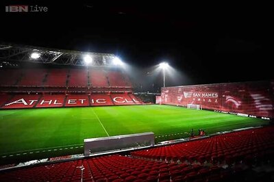 Athletic Bilbao sign Andoni Iraiola to one-year extension