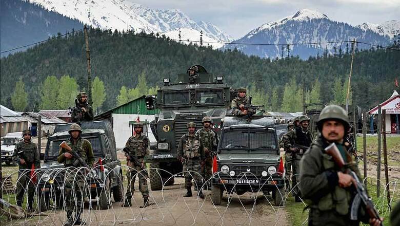 Indian Army Destroys Pakistan Posts Across Line of Control