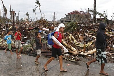 Death toll mounts to over 5,600 in Haiyan hit Philippines