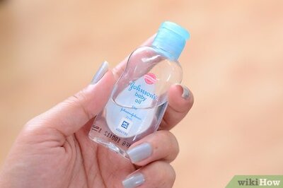 How to Get Wax Off Skin