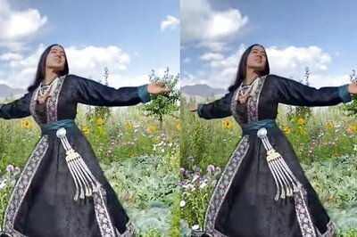 Sara Ali Khan Lives Her 'Silsila' Dream as She Twirls in Ladakhi Goncha; Watch Dreamy Video