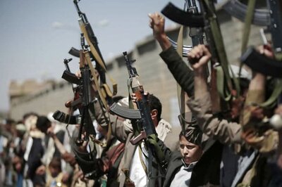 Yemen's Hadi Rejects UN Peace Plan Amid Deadly Raids by Houthis
