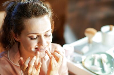 4 Home Remedies To Treat Lip Pigmentation