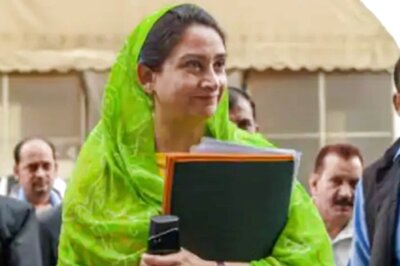 Centre Treating Farmers as 'Enemy of State', Alleges SAD Leader Harsimrat Kaur Badal