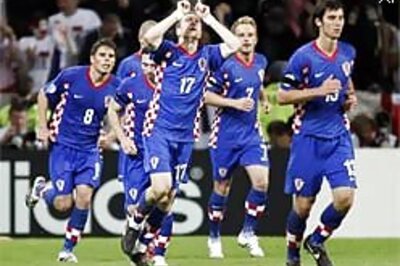 Klasnic goal gives Croatia top spot in Group B