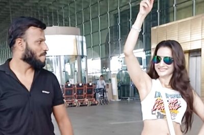 Ameesha Patel Dances To Main Nikla Gaddi Leke With Paparazzo, Fans Say ‘Super Lovely Sakina’