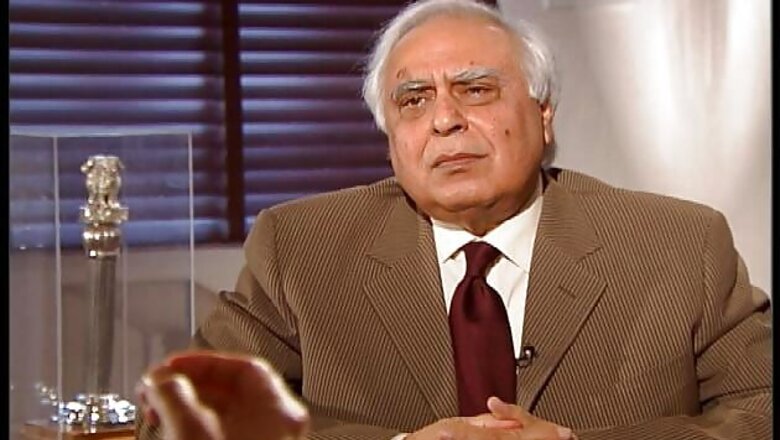 Allahabad HC delegation meets Kapil Sibal, CJI over West UP bench issue