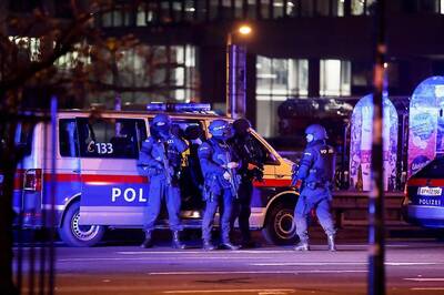 Gunman at Large After Vienna Shooting Rampage Leaves 4 Dead