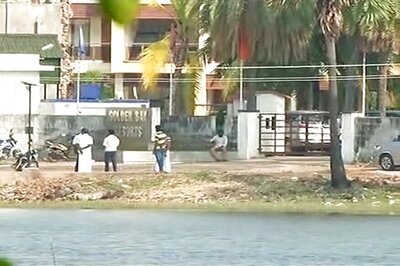 After Panneerselvam and Sasikala's Tussle, A History of 'Resort Politics' in South India