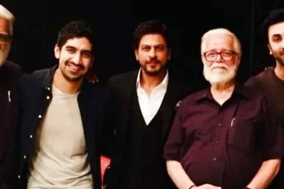 Shah Rukh Khan Looks Dashing As He Poses With Ranbir Kapoor, R Madhavan, Rocketry and Brahmastra Teams