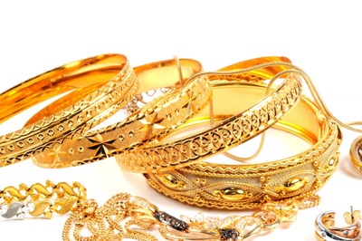 Gold Price Today Nears Rs 53,500 as Rupee Tumbles; Will Yellow Metal Price Hit Lifetime High?