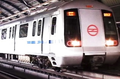 Delhi: Woman jumps from Azadpur Metro station