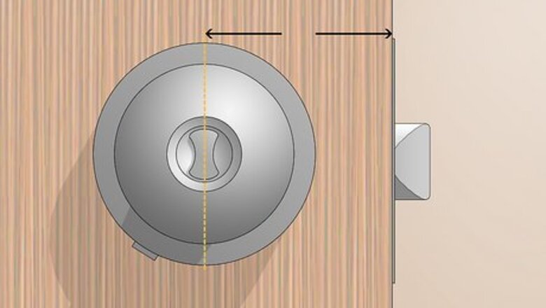 How to Remove and Install a Door Lock (with Pictures)