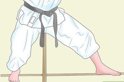 How to Do a Karate Punch in Shotokan: Standing, Lunging, & More