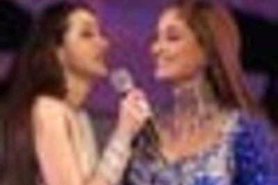 In Pics: Sizzling celeb sisters