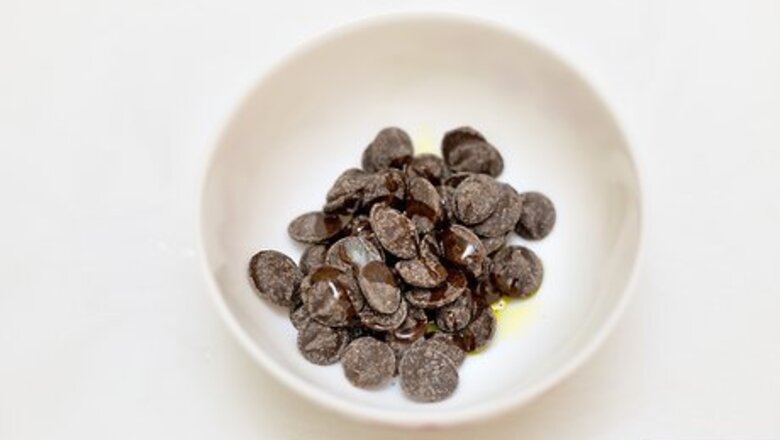How to Make Chocolate Shell Sauce