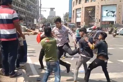 Group Of Boys Kick, Punch And Slap Each Other On Road Over 'Texting A Girl'