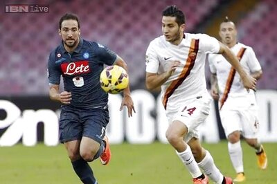 Serie A: Gonzalo Higuain goal sets up Napoli win over Roma