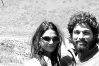 Allu Arjun Gets Tight Hug from Wife Sneha Reddy on Romantic Vacay; Pic Goes Viral