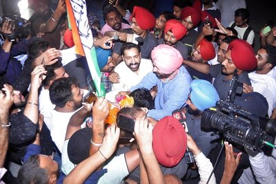 Following in Footsteps: Navjot Sidhu's Throwback Pic of Father With Nehru Traces History With Congress