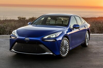 Toyota Mirai Covers 1,000 Km in a Single Fill of Hydrogen Fuel, Creates Record: Watch Video