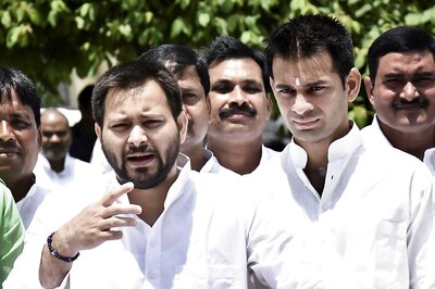 Day After Tej Pratap's Rant, Tejashwi Calls Brother His Guide, Brushes Off Rumours of Rift