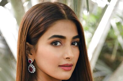 Pooja Hegde Slams Airline for Staff's 'Rude' Behaviour: Arrogant, Ignorant, Threatening Tone Used With Us