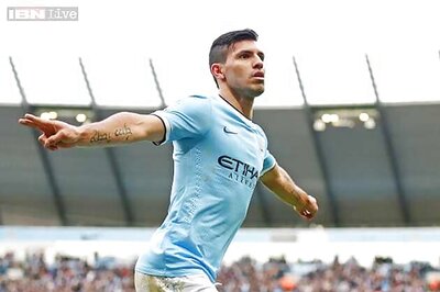 Sergio Aguero out for a month with hamstring injury