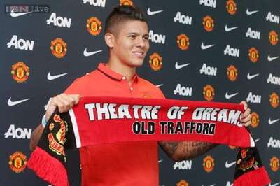 Marcos Rojo must wait for Manchester United debut